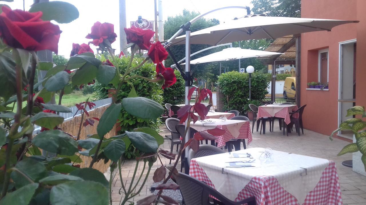 La Campagnola Trattoria Con Alloggio Мізано-Адріатіко Екстер'єр фото